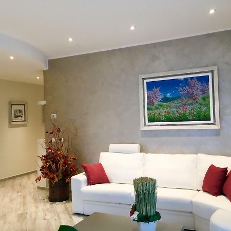A Casa Di Chiara Διαμέρισμα Στρέσα Εξωτερικό φωτογραφία